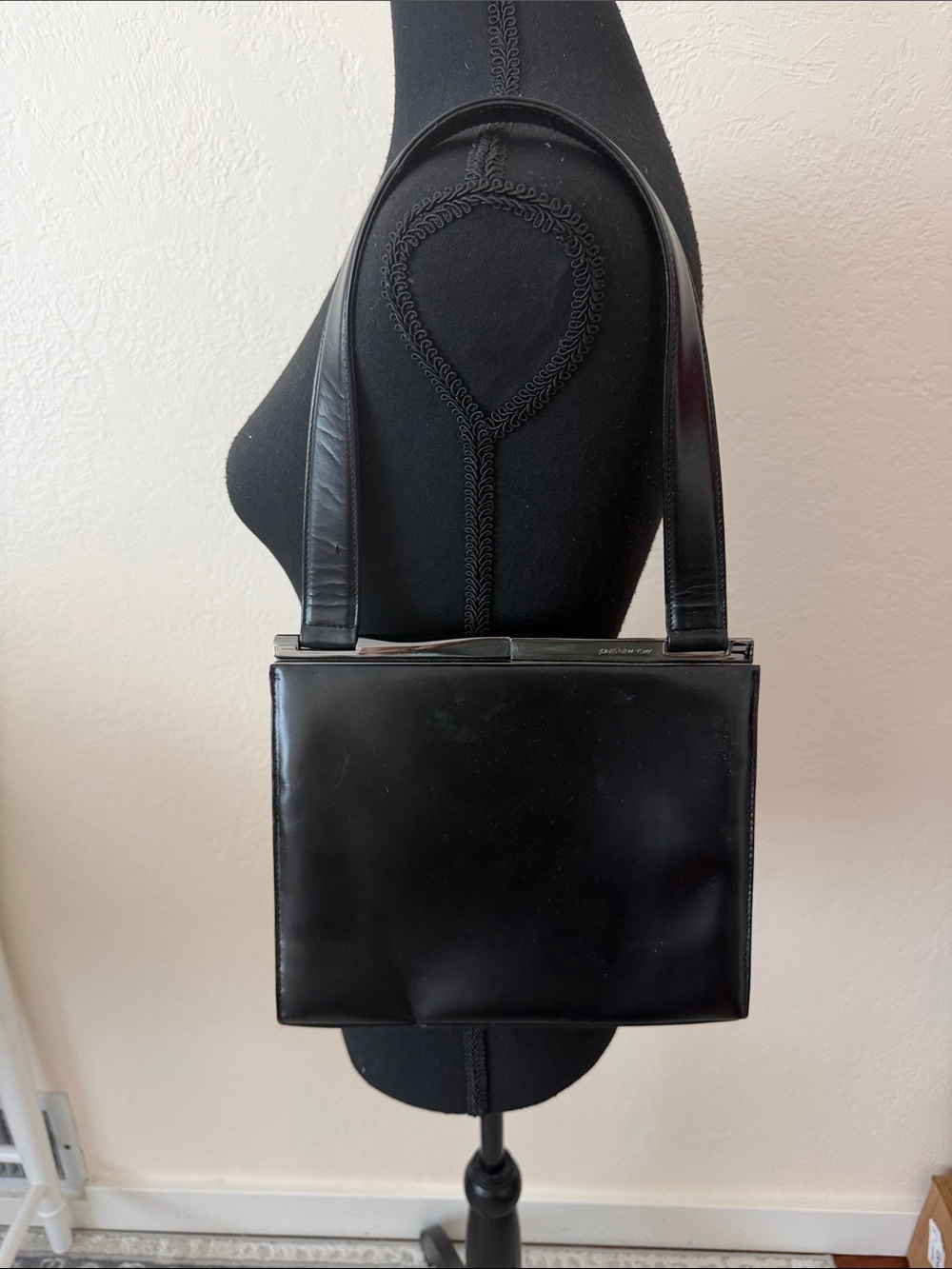 VINTAGE 90s Black Minimalist Shoulder Bag - Classic Jones New York